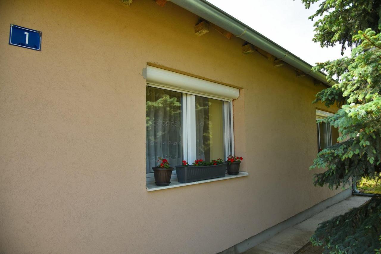 Sobe Masa Country house