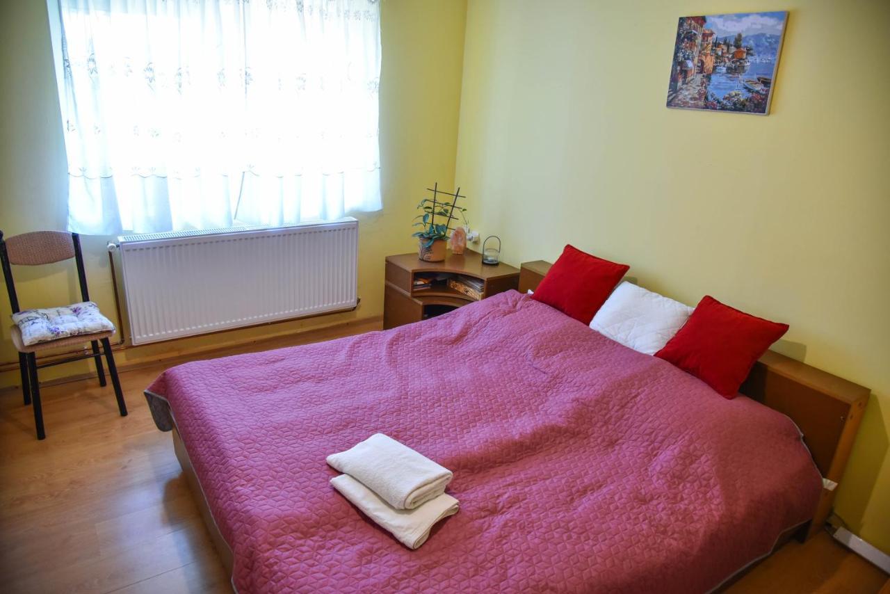 Sobe Masa Country house